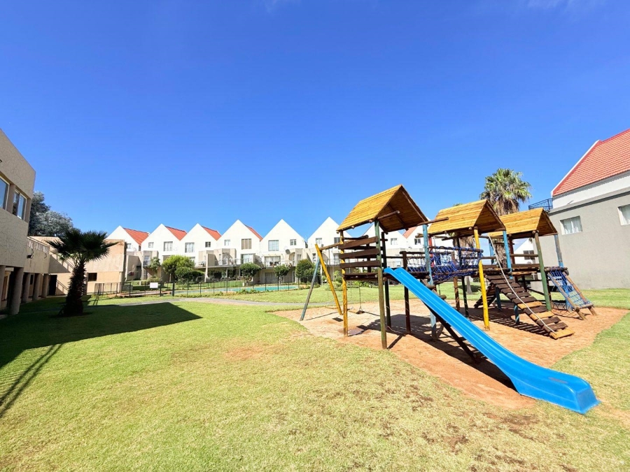 3 Bedroom Property for Sale in Halfway House Gauteng