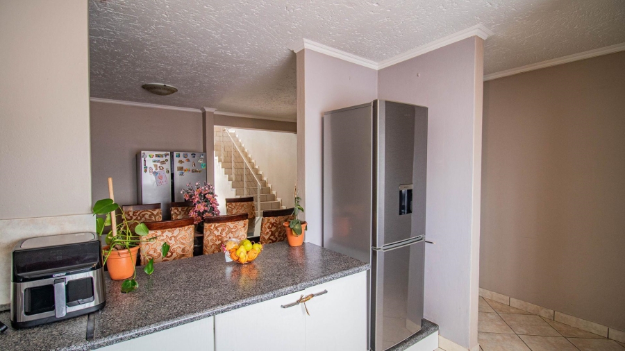 3 Bedroom Property for Sale in Halfway House Gauteng