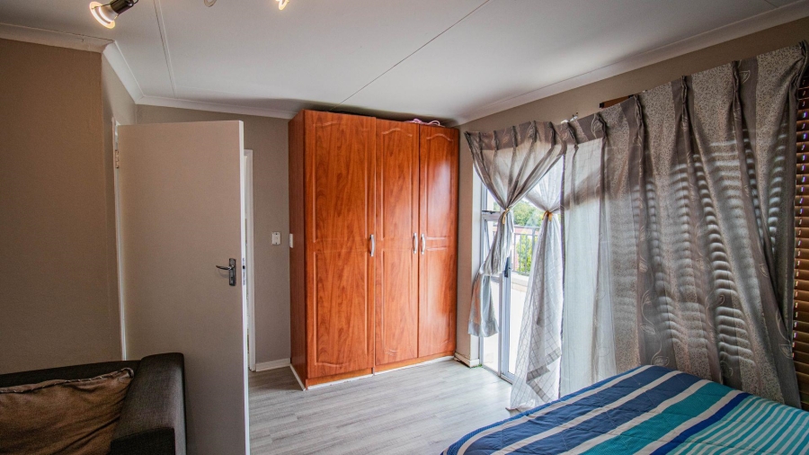 3 Bedroom Property for Sale in Halfway House Gauteng