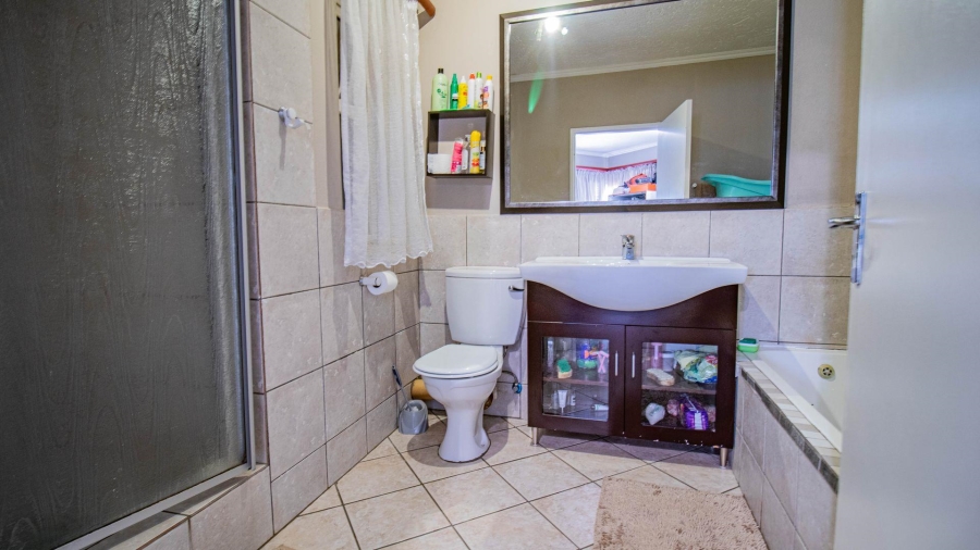 3 Bedroom Property for Sale in Halfway House Gauteng