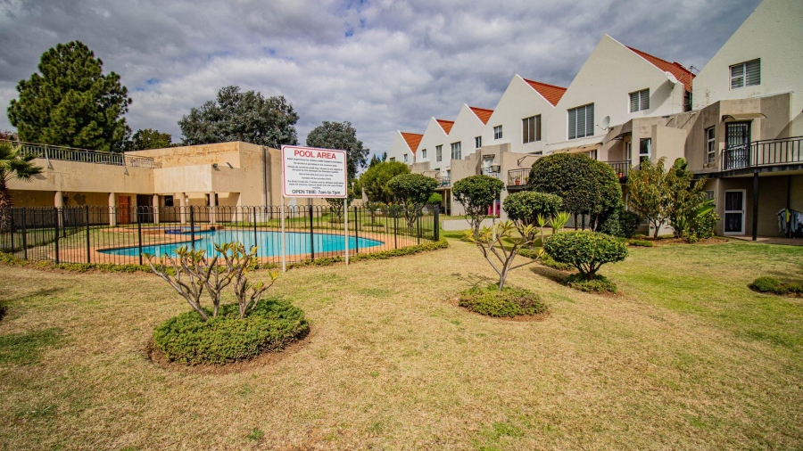 3 Bedroom Property for Sale in Halfway House Gauteng