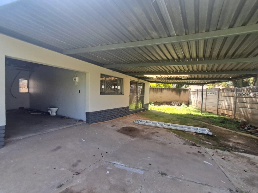 4 Bedroom Property for Sale in Birchleigh North Gauteng