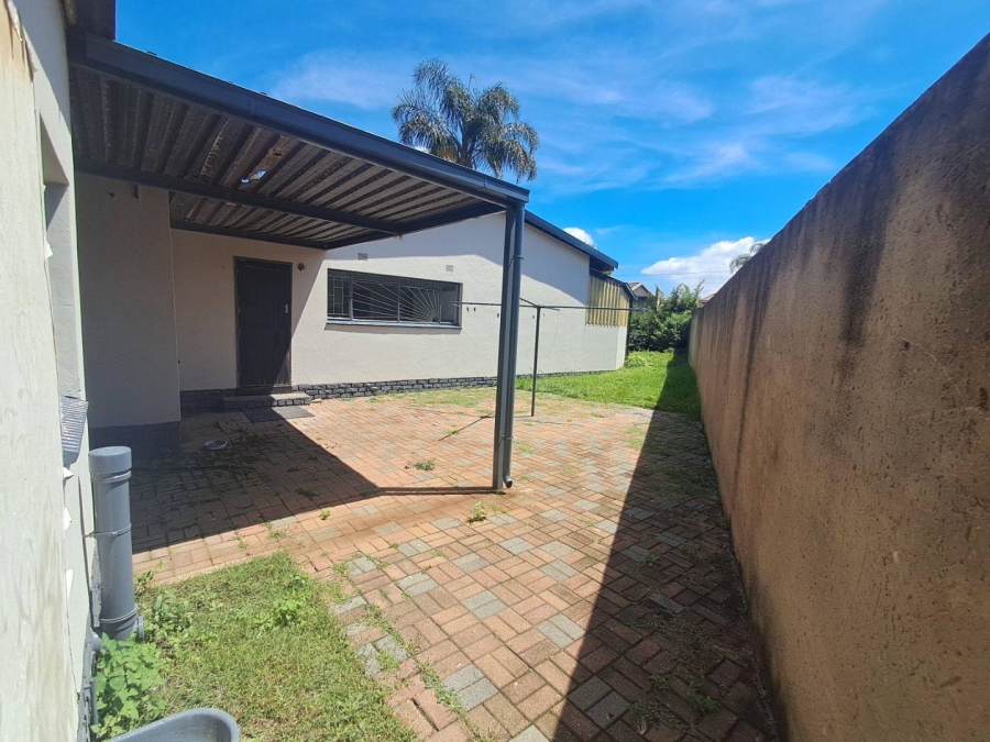 4 Bedroom Property for Sale in Birchleigh North Gauteng