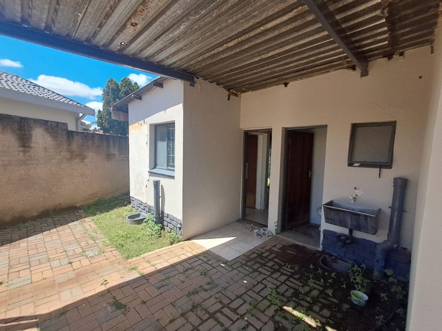 4 Bedroom Property for Sale in Birchleigh North Gauteng