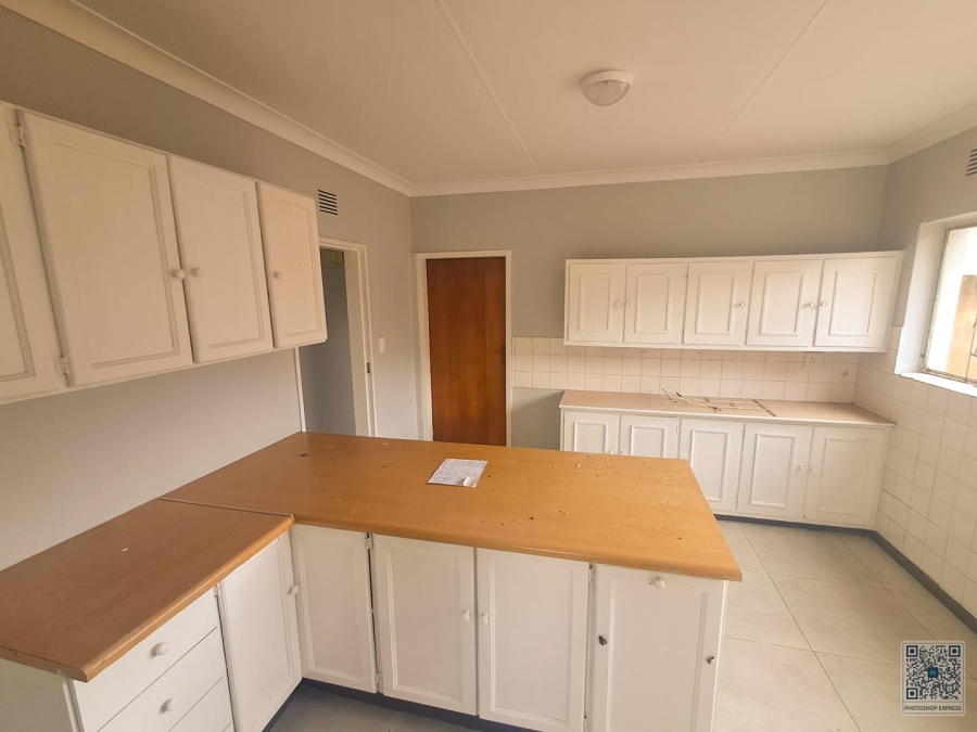 4 Bedroom Property for Sale in Birchleigh North Gauteng