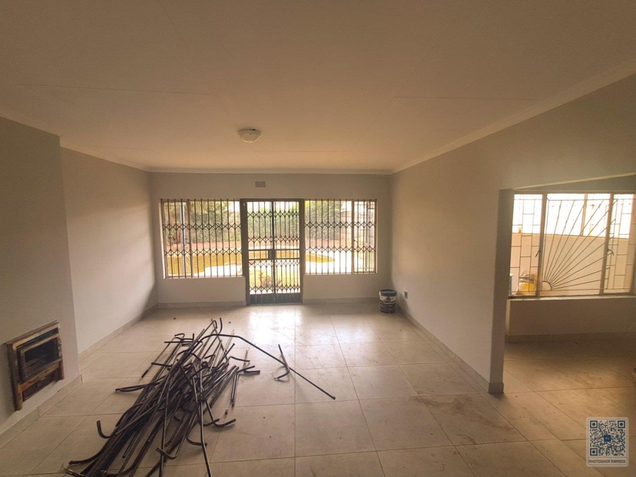 4 Bedroom Property for Sale in Birchleigh North Gauteng