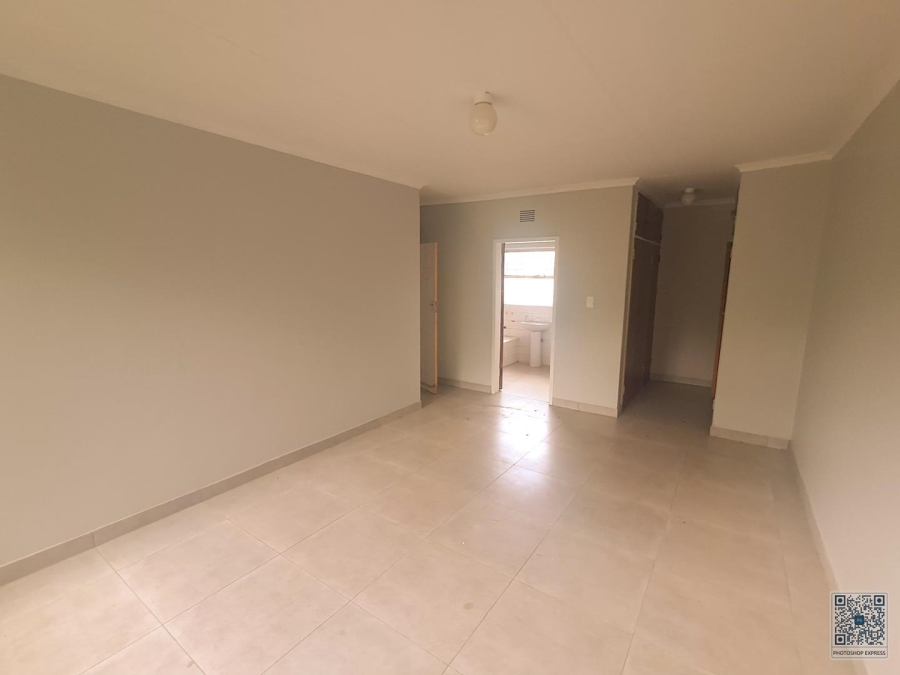 4 Bedroom Property for Sale in Birchleigh North Gauteng