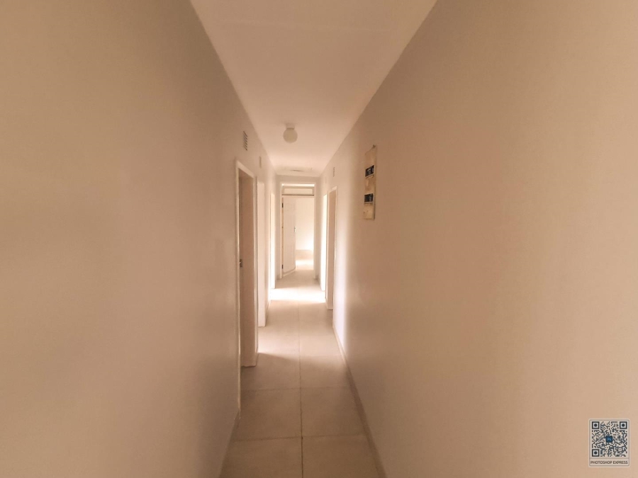 4 Bedroom Property for Sale in Birchleigh North Gauteng