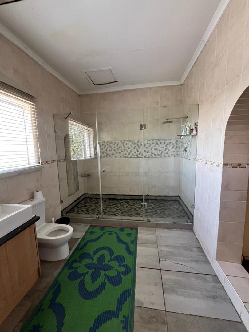 To Let 5 Bedroom Property for Rent in The Reeds Gauteng