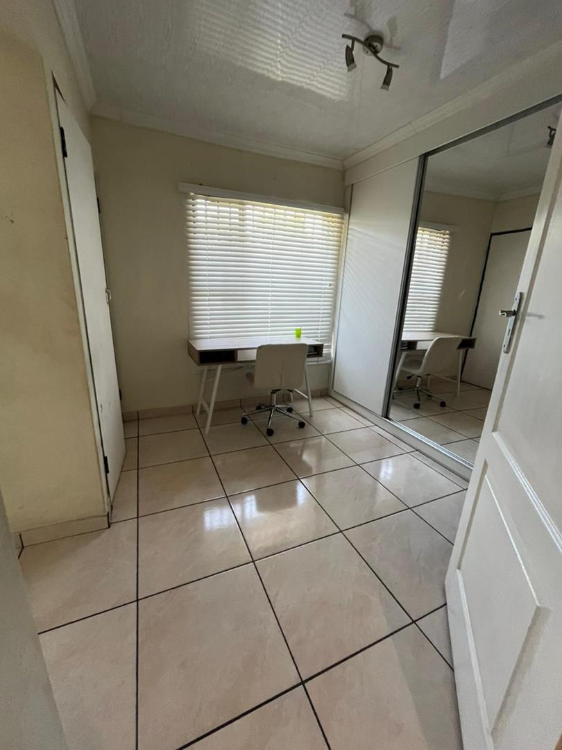 To Let 5 Bedroom Property for Rent in The Reeds Gauteng