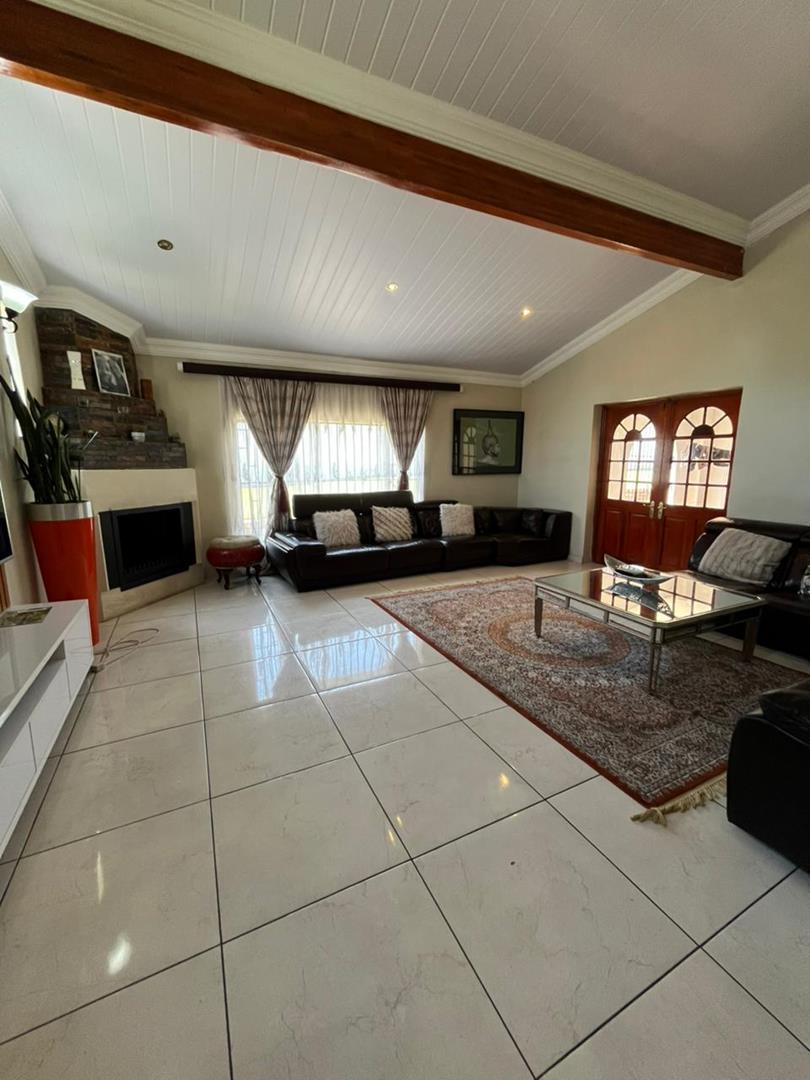 To Let 5 Bedroom Property for Rent in The Reeds Gauteng