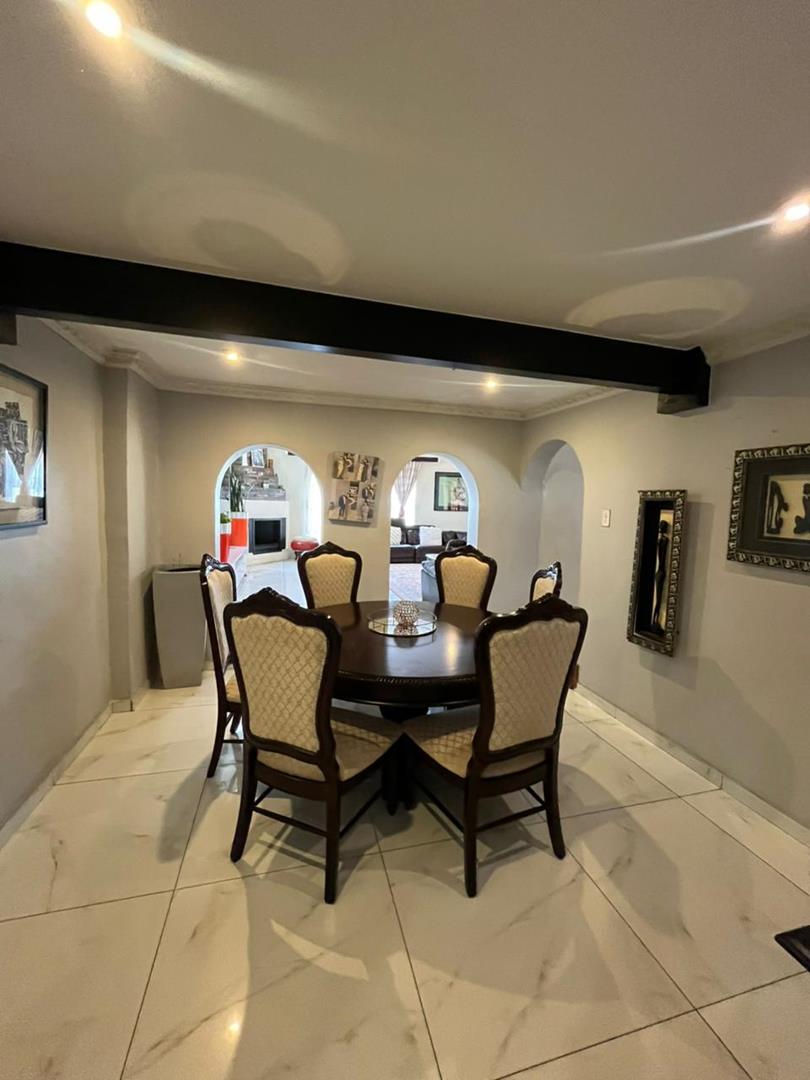 To Let 5 Bedroom Property for Rent in The Reeds Gauteng