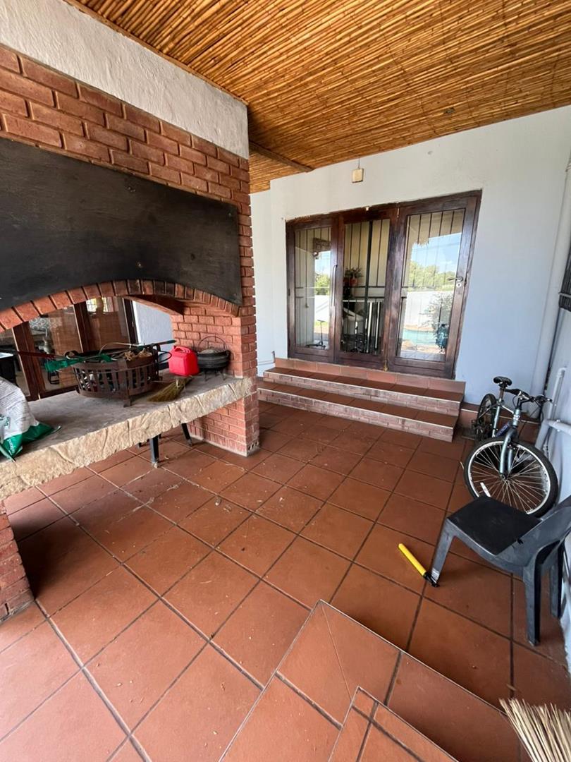 To Let 5 Bedroom Property for Rent in The Reeds Gauteng