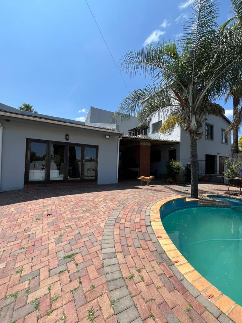 To Let 5 Bedroom Property for Rent in The Reeds Gauteng