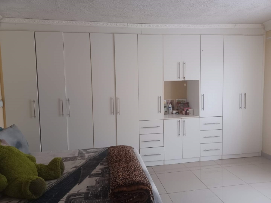 3 Bedroom Property for Sale in Rosslyn Gauteng