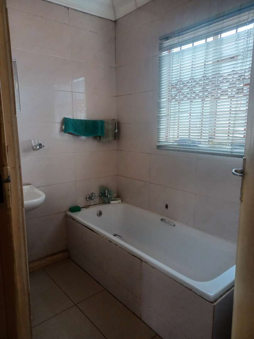 3 Bedroom Property for Sale in Rosslyn Gauteng