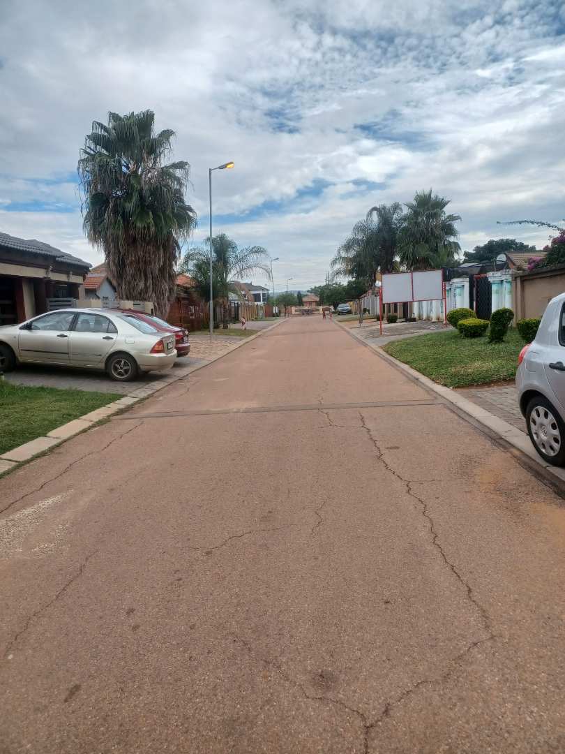 3 Bedroom Property for Sale in Rosslyn Gauteng