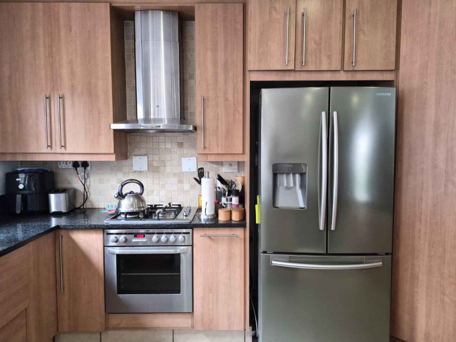 3 Bedroom Property for Sale in Beyerspark Gauteng