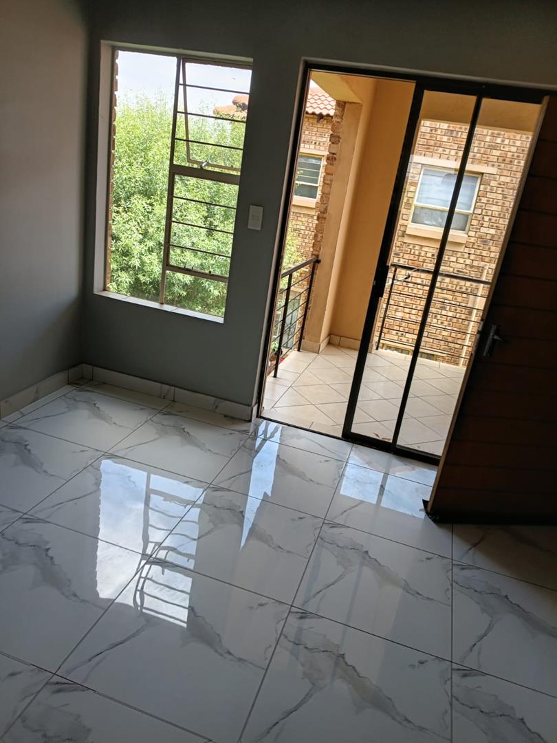 2 Bedroom Property for Sale in Dawn Park Gauteng