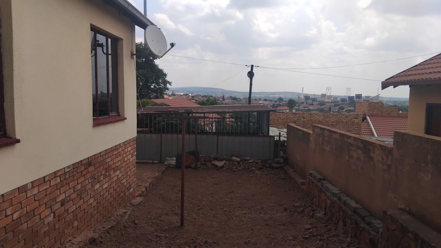 2 Bedroom Property for Sale in Mabopane Unit M Gauteng