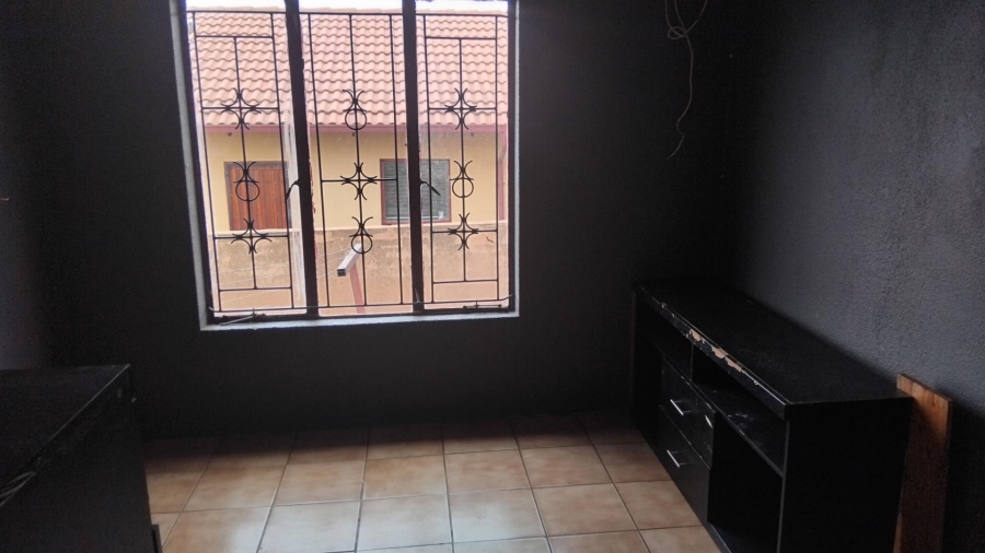 2 Bedroom Property for Sale in Mabopane Unit M Gauteng
