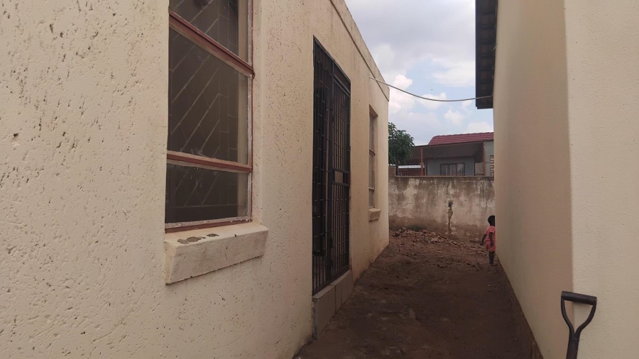 2 Bedroom Property for Sale in Mabopane Unit M Gauteng