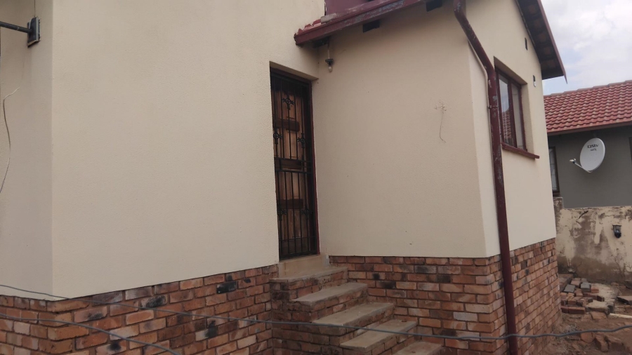 2 Bedroom Property for Sale in Mabopane Unit M Gauteng