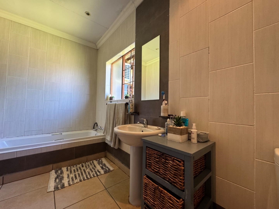 3 Bedroom Property for Sale in Rietvalleirand Gauteng