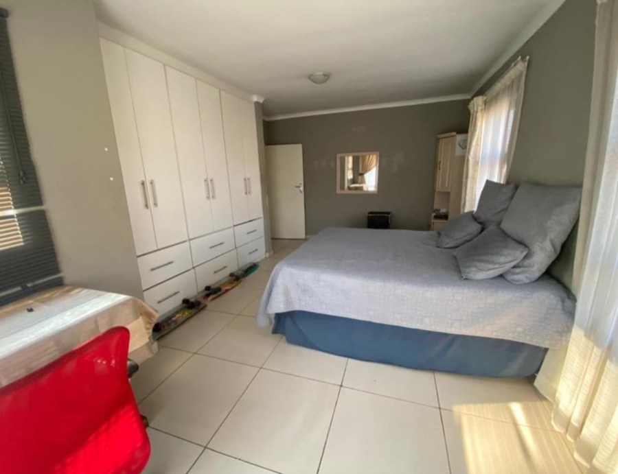 6 Bedroom Property for Sale in Theresa Park Gauteng
