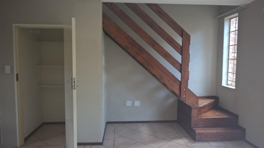 To Let 2 Bedroom Property for Rent in Sonneglans Gauteng