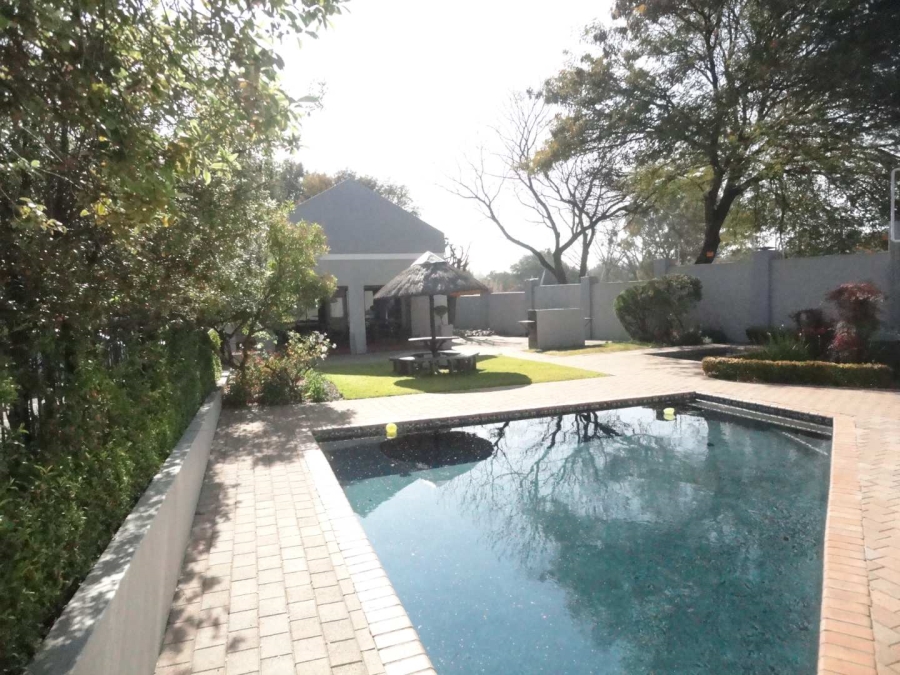 To Let 2 Bedroom Property for Rent in Magaliessig Gauteng