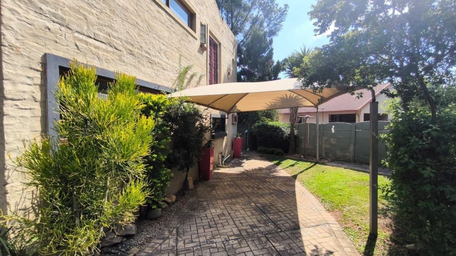 3 Bedroom Property for Sale in Brackenhurst Gauteng