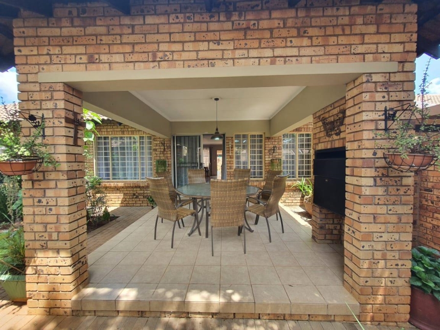 3 Bedroom Property for Sale in Annlin Gauteng