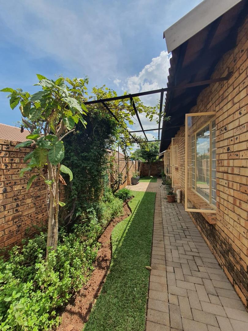 3 Bedroom Property for Sale in Annlin Gauteng
