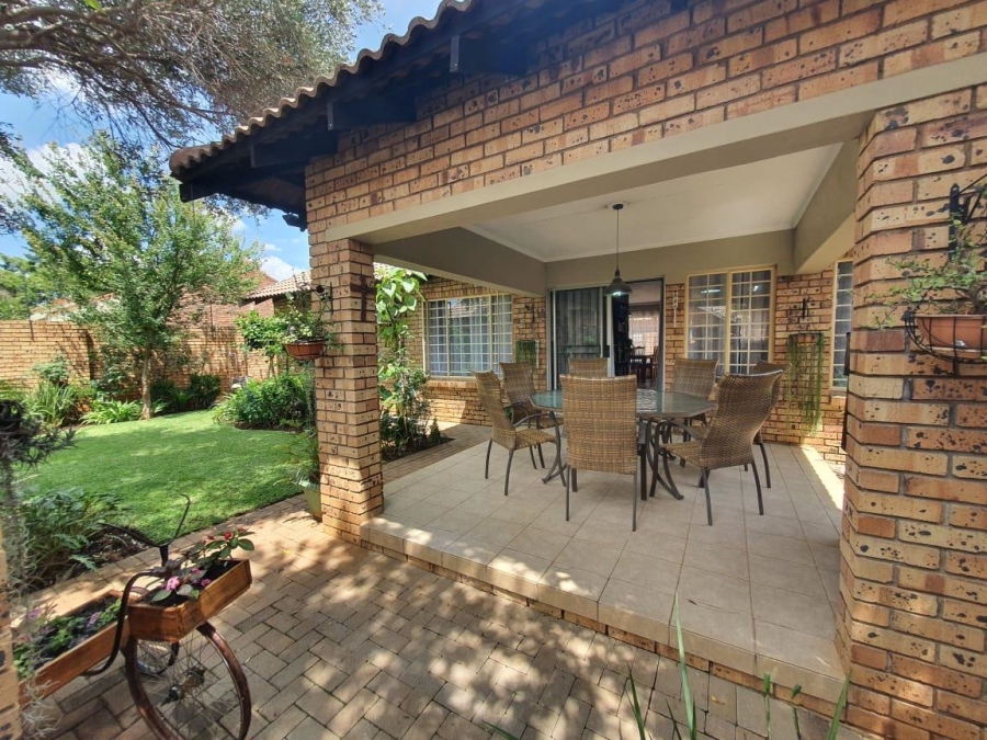 3 Bedroom Property for Sale in Annlin Gauteng