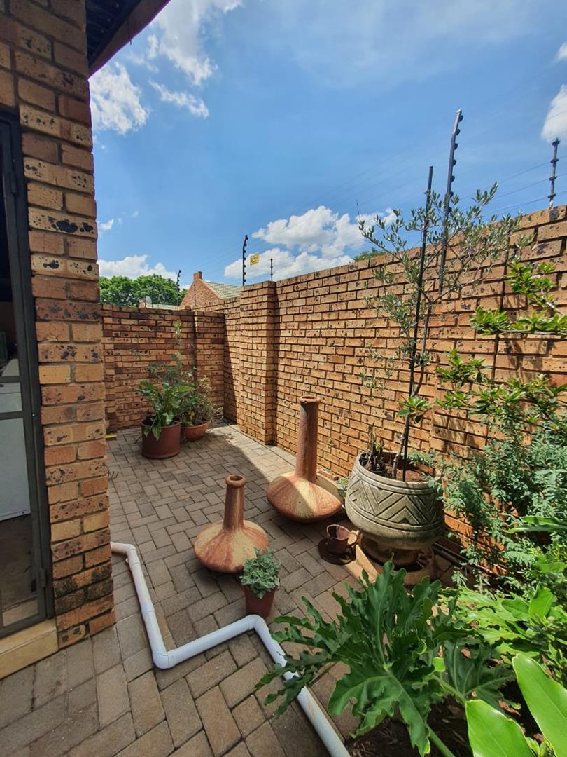 3 Bedroom Property for Sale in Annlin Gauteng