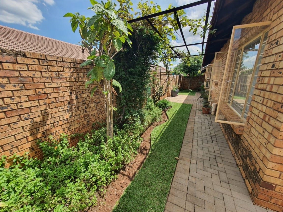 3 Bedroom Property for Sale in Annlin Gauteng