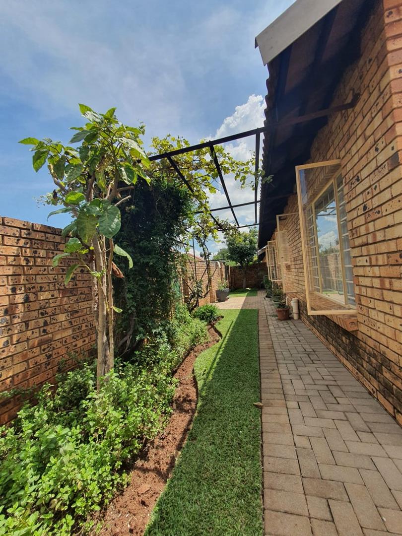 3 Bedroom Property for Sale in Annlin Gauteng
