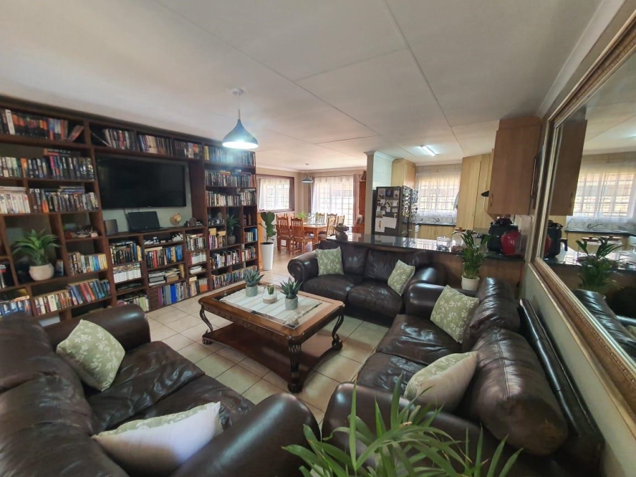 3 Bedroom Property for Sale in Annlin Gauteng