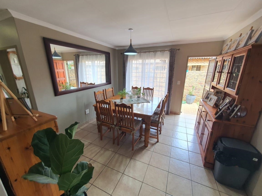3 Bedroom Property for Sale in Annlin Gauteng