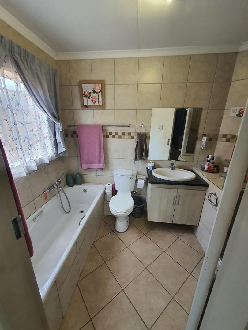3 Bedroom Property for Sale in Annlin Gauteng