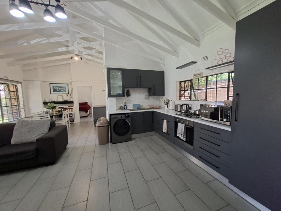 To Let 2 Bedroom Property for Rent in Buccleuch Gauteng