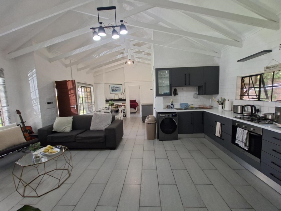 To Let 2 Bedroom Property for Rent in Buccleuch Gauteng