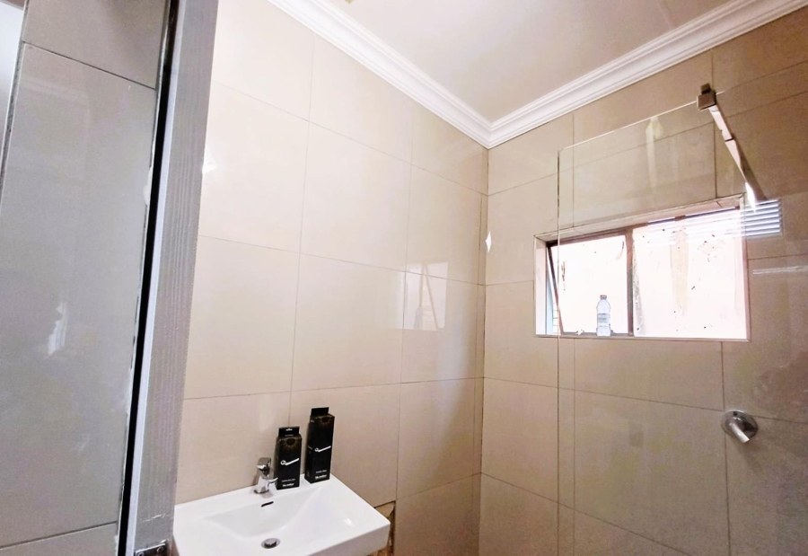 To Let 1 Bedroom Property for Rent in Victory Park Gauteng