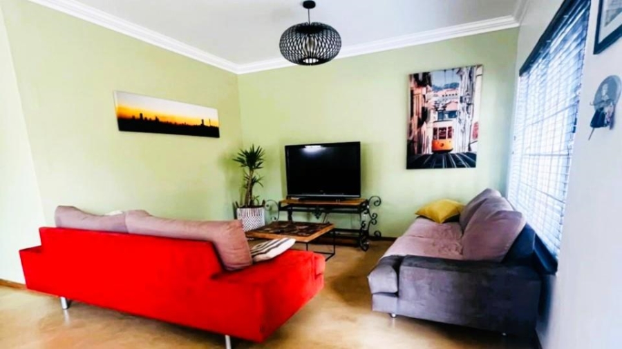 To Let 3 Bedroom Property for Rent in Linden Gauteng