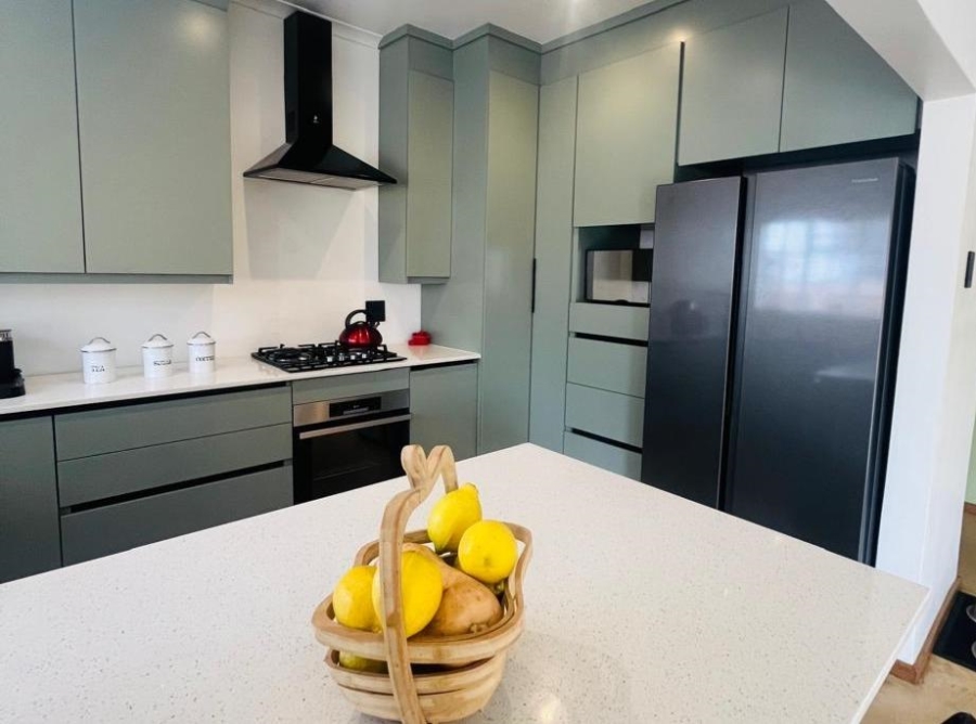 To Let 3 Bedroom Property for Rent in Linden Gauteng