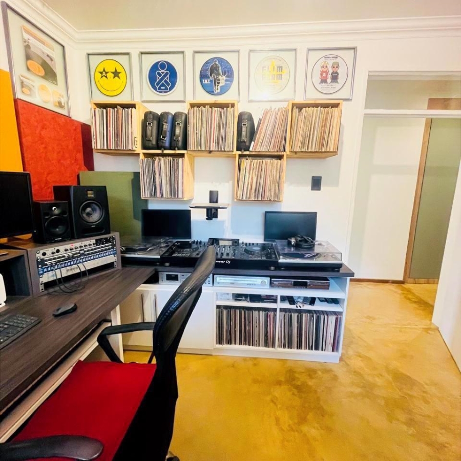 To Let 3 Bedroom Property for Rent in Linden Gauteng