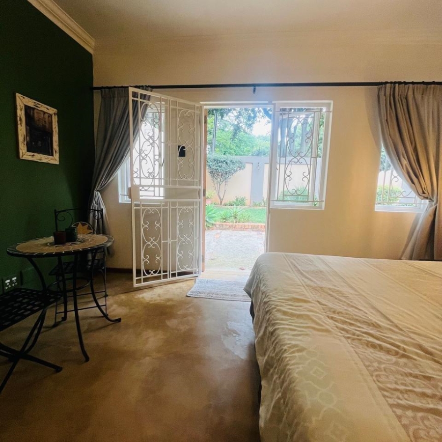 To Let 3 Bedroom Property for Rent in Linden Gauteng