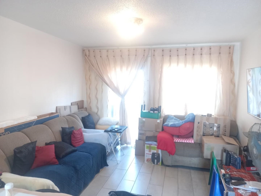 To Let 1 Bedroom Property for Rent in Weltevreden Park Gauteng