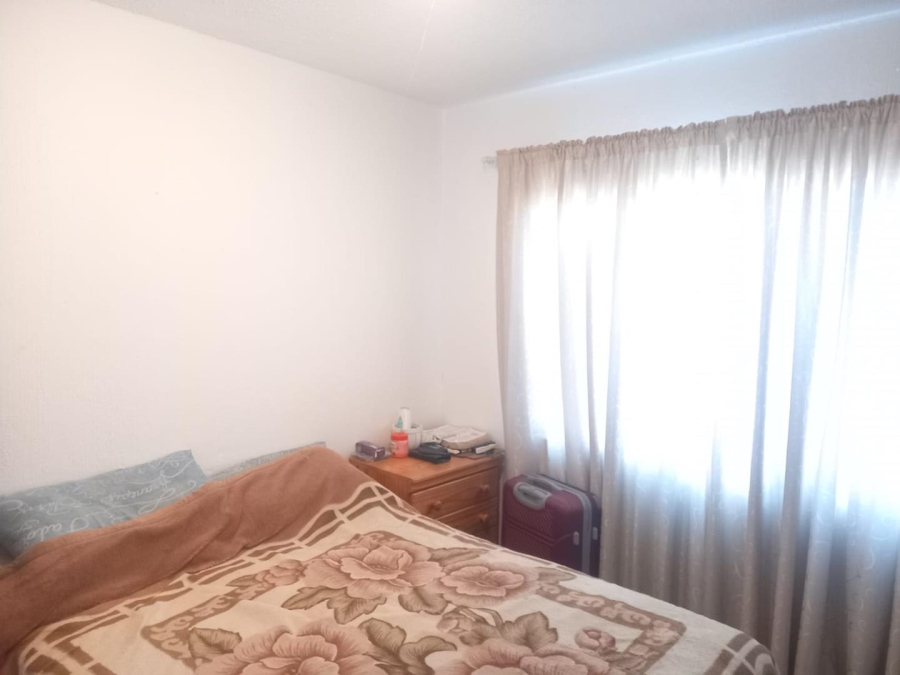 To Let 1 Bedroom Property for Rent in Weltevreden Park Gauteng